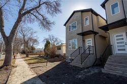 1304 Rosemount AVE  Winnipeg, MB R3T 0W1