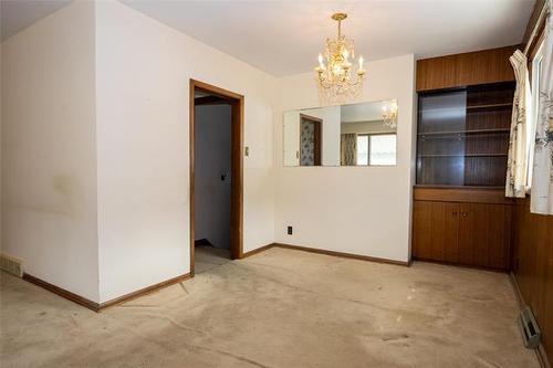 427 Thompson Dr, Winnipeg, MB 