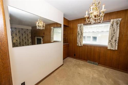 427 Thompson Dr, Winnipeg, MB 