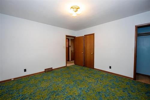 427 Thompson Dr, Winnipeg, MB 