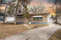 427 Thompson DR  Winnipeg, MB R3J 3E7