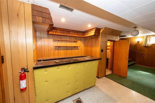 427 Thompson Dr, Winnipeg, MB 