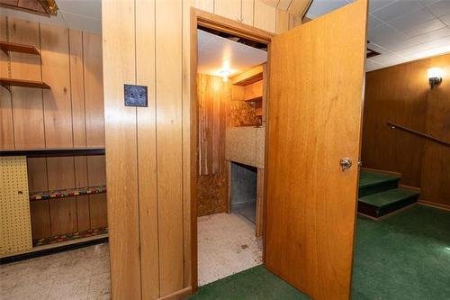 427 Thompson Dr, Winnipeg, MB 