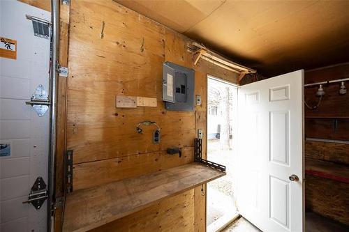 427 Thompson Dr, Winnipeg, MB 