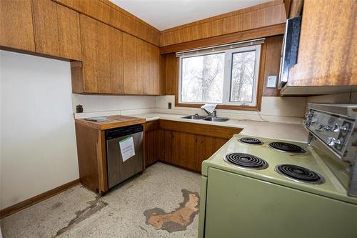 427 Thompson Dr, Winnipeg, MB 