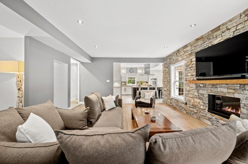 Salon - 74 Rue Balmoral, Morin-Heights, QC - Indoor Photo Showing Living Room With Fireplace