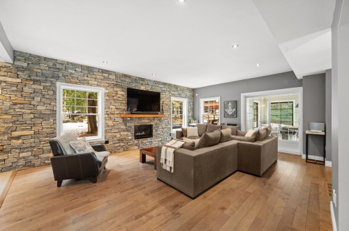 Salon - 74 Rue Balmoral, Morin-Heights, QC - Indoor Photo Showing Living Room With Fireplace