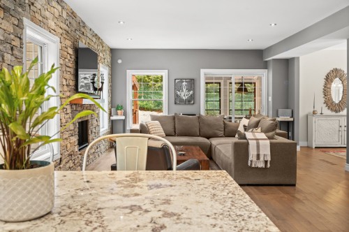 Vue d'ensemble - 74 Rue Balmoral, Morin-Heights, QC - Indoor Photo Showing Living Room