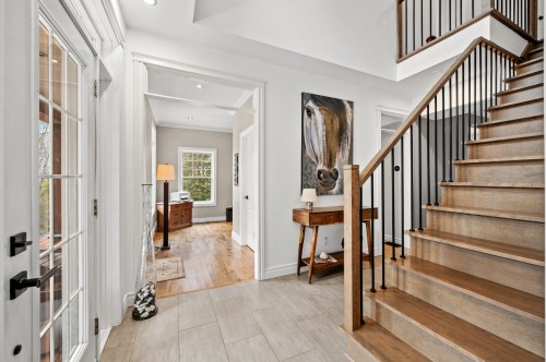 Hall d'entrée/Vestibule - 74 Rue Balmoral, Morin-Heights, QC - Indoor Photo Showing Other Room