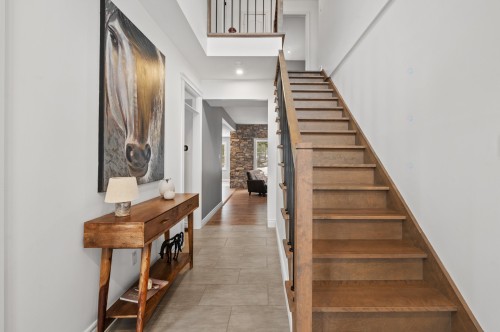 Hall d'entrée/Vestibule - 74 Rue Balmoral, Morin-Heights, QC - Indoor Photo Showing Other Room