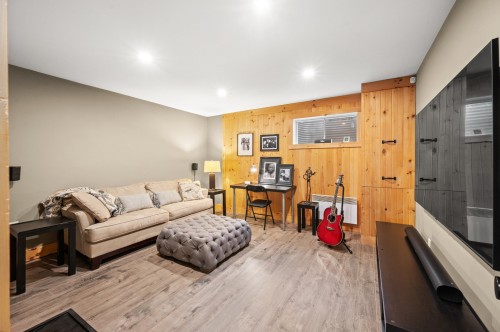 Salle familiale - 74 Rue Balmoral, Morin-Heights, QC - Indoor
