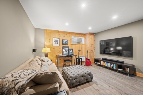 Salle familiale - 74 Rue Balmoral, Morin-Heights, QC - Indoor