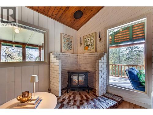 374 Kildare Way, Vernon, BC - Indoor With Fireplace
