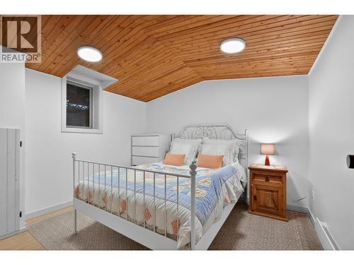 2nd of 3 beds downstairs - 374 Kildare Way, Vernon, BC - Indoor Photo Showing Bedroom