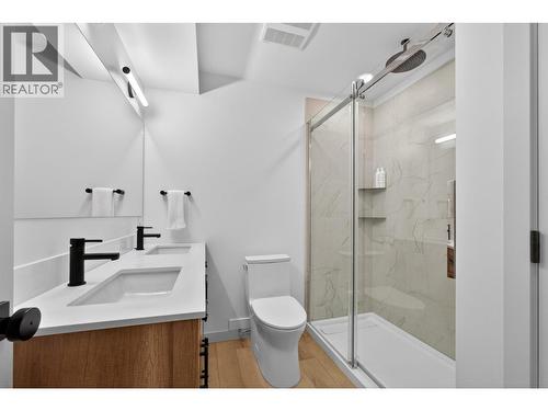 Downstairs bathroom - 374 Kildare Way, Vernon, BC - Indoor Photo Showing Bathroom