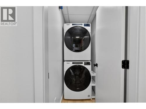 374 Kildare Way, Vernon, BC - Indoor Photo Showing Laundry Room
