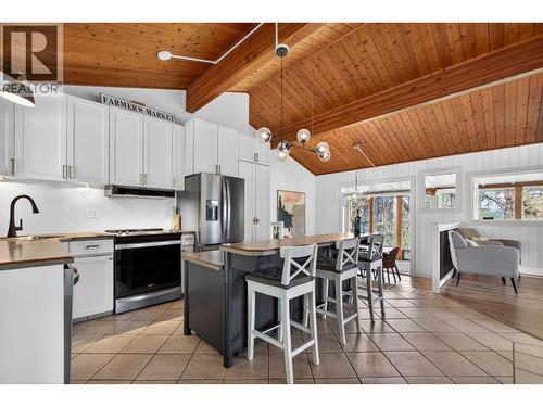 374 Kildare Way, Vernon, BC - Indoor Photo Showing Kitchen With Upgraded Kitchen