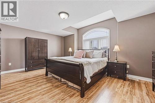 419 Dicenzo Drive, Hamilton, ON - Indoor Photo Showing Bedroom