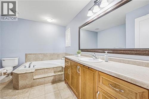 419 Dicenzo Drive, Hamilton, ON - Indoor Photo Showing Bathroom