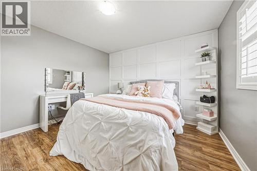 419 Dicenzo Drive, Hamilton, ON - Indoor Photo Showing Bedroom