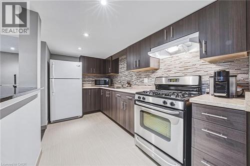 419 Dicenzo Drive, Hamilton, ON - Indoor Photo Showing Kitchen