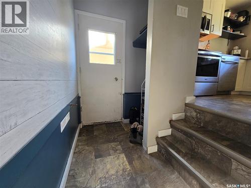 719 3Rd Street E, Assiniboia, SK - Indoor