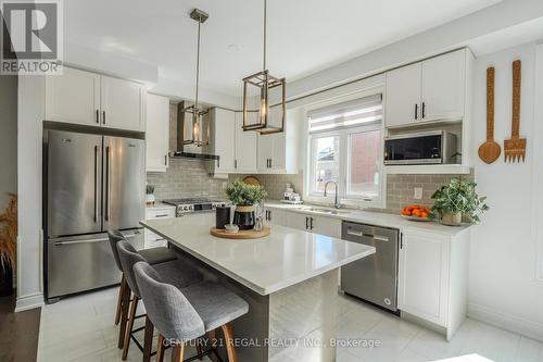 25 Elysian Fields Circle, Brampton, ON - Indoor Photo Showing Kitchen With Double Sink With Upgraded Kitchen