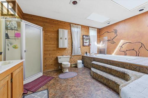 8163 Buchanan Road, Coldstream, BC - Indoor Photo Showing Bathroom