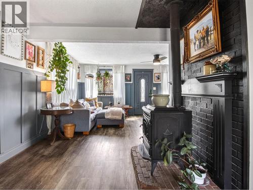 8114 River Road, Oliver, BC - Indoor