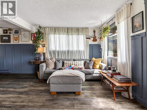 8114 River Road, Oliver, BC - Indoor