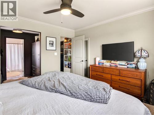8114 River Road, Oliver, BC - Indoor Photo Showing Bedroom
