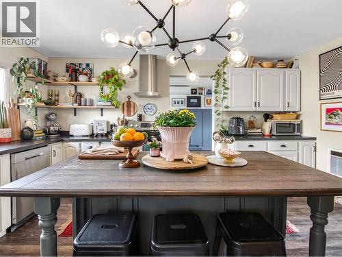 8114 River Road, Oliver, BC - Indoor