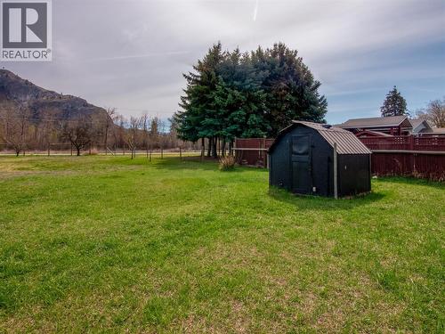 8114 River Road, Oliver, BC - Outdoor