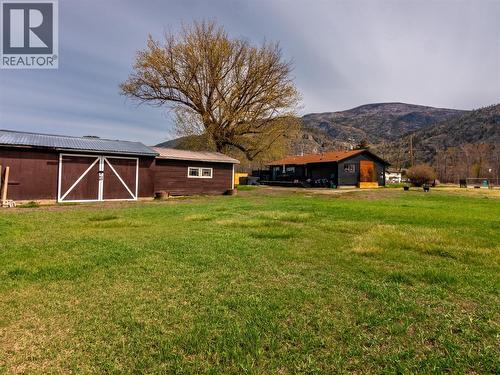 8114 River Road, Oliver, BC - Outdoor