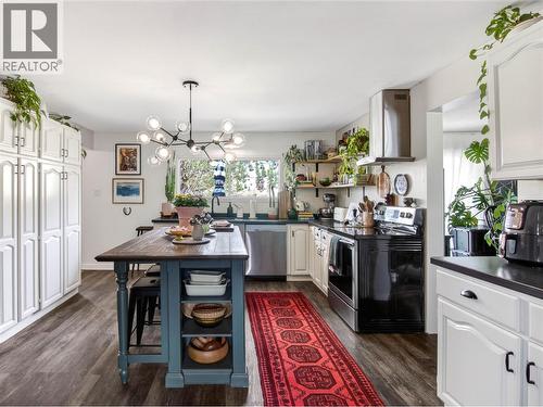 8114 River Road, Oliver, BC - Indoor