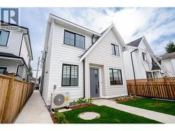 102 1619 MANNING AVENUE  Port Coquitlam, BC V3B 1K7