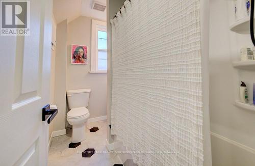 8 Spring Street E, Waterloo, ON - Indoor Photo Showing Bathroom