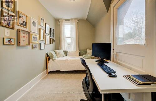 8 Spring Street E, Waterloo, ON - Indoor Photo Showing Office