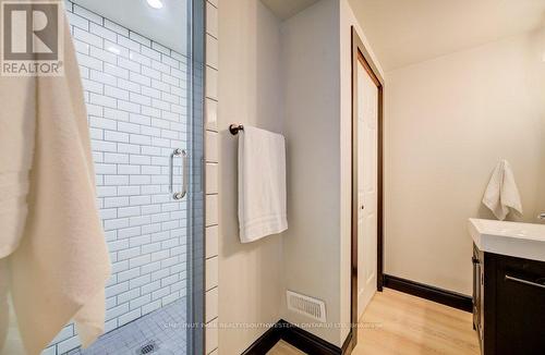 8 Spring Street E, Waterloo, ON - Indoor Photo Showing Bathroom