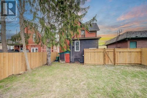 8 Spring Street E, Waterloo, ON - Outdoor