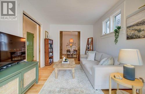 8 Spring Street E, Waterloo, ON - Indoor