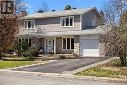 1912 OAKDEAN CRESCENT  Ottawa, ON K1J 6H3