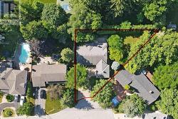 27 HAWTHORNE LANE Aurora, ON L4G 3K8