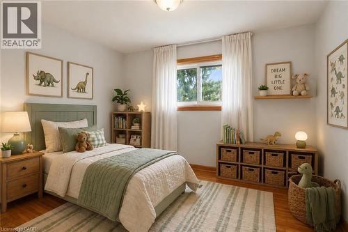 347 Hixon Road, Hamilton, ON - Indoor Photo Showing Bedroom