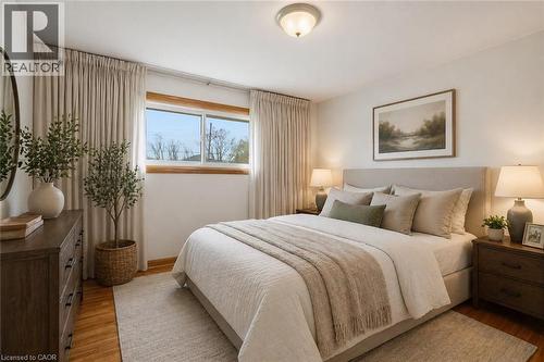 347 Hixon Road, Hamilton, ON - Indoor Photo Showing Bedroom