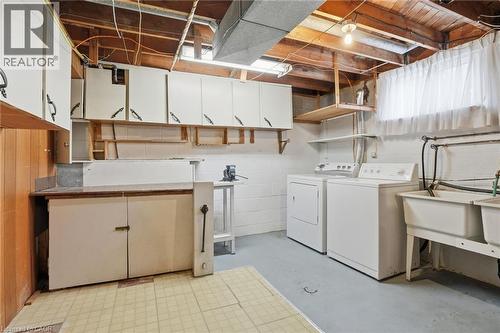 347 Hixon Road, Hamilton, ON - Indoor Photo Showing Laundry Room
