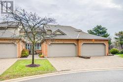 23 - 1724 THE CHASE  Mississauga, ON L5M 4P2