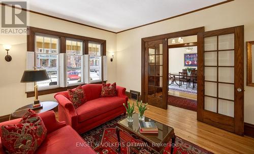 23 Woodlawn Avenue, Ottawa, ON - Indoor Photo Showing Living Room