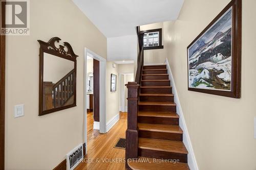 23 Woodlawn Avenue, Ottawa, ON - Indoor Photo Showing Other Room