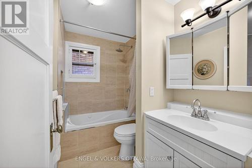 23 Woodlawn Avenue, Ottawa, ON - Indoor Photo Showing Bathroom